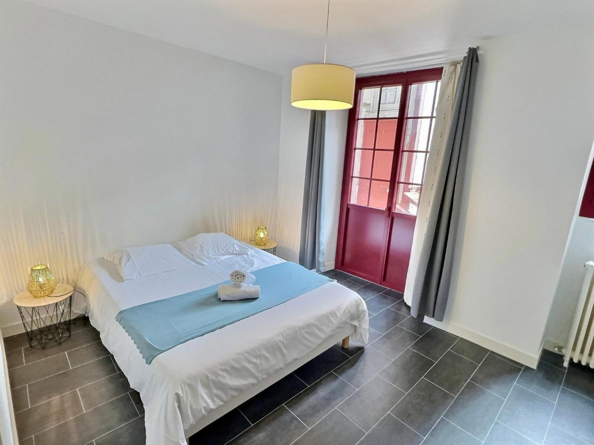 Wonderhost, Superbes Volumes Et Charme De L'Ancien Apartment Pau Exterior photo